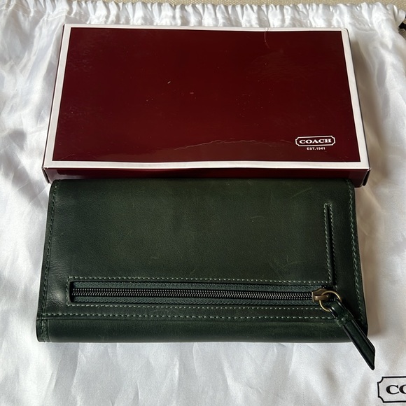 New in Box Coach Bleecker Bottle Green Checkbook Wallet Tattersall Lining w/tags - Picture 3 of 13